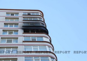 В многоэтажном жилом доме в Баку произошел пожар
