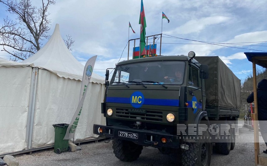 Vehicles of Russian peacekeepers pass freely along Khankandi-Lachin road