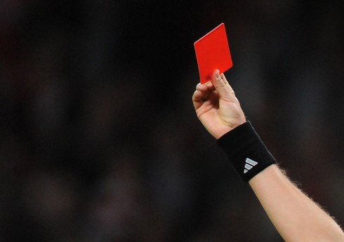 Футболист получил красную карточку на 9-ой секунде