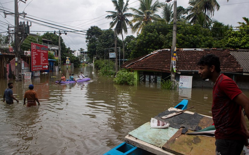 Floods, mudslides kill 14 in Sri Lanka