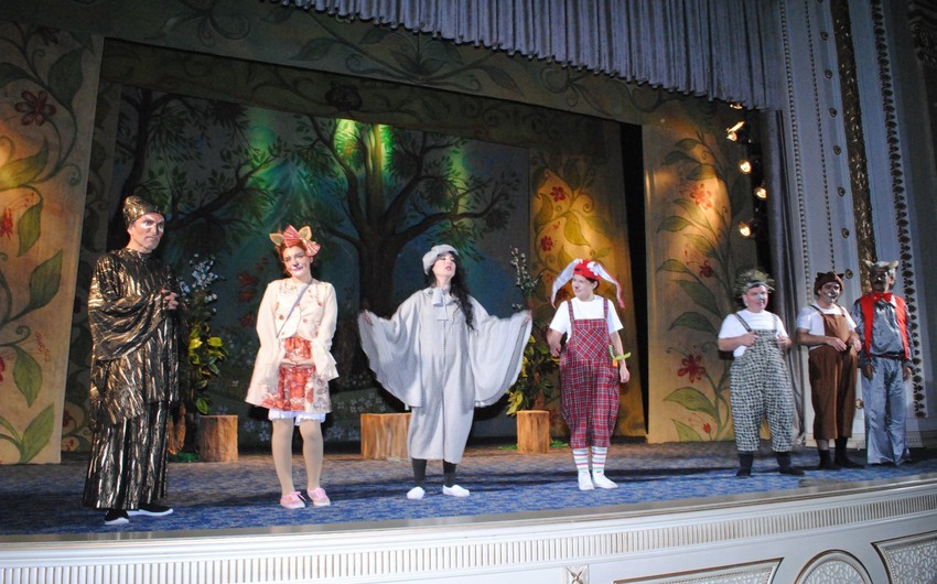 На сцене Сумгайытского государственного драматического театра состоялась первая премьера нового сезона