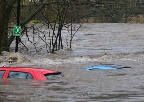 12 dead in South African flooding