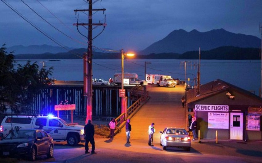В результате крушения судна у побережья Канады погибли пять человек