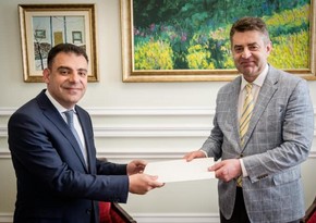 Посол Азербайджана передал копии верительных грамот замглаве МИД Украины