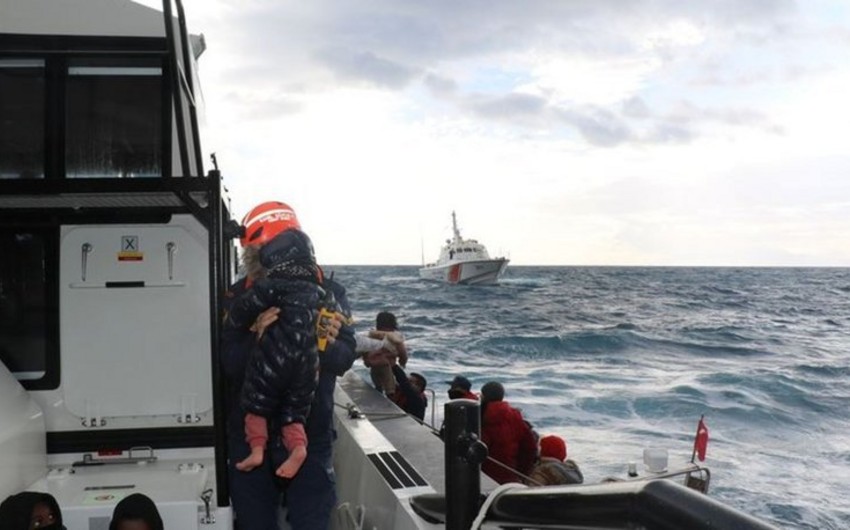 Лодка с мигрантами затонула у берегов Турции, есть погибшие 