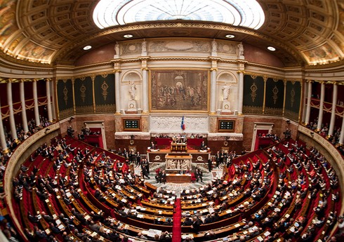 Во Франции вынесен на голосование вопрос о доверии правительству