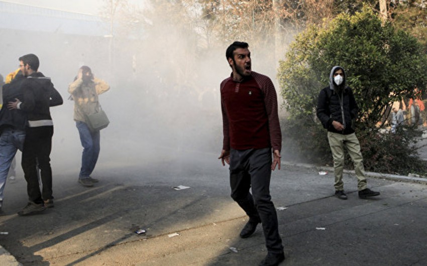 В результате стрельбы в ходе протестов в Иране погиб один человек - ВИДЕО