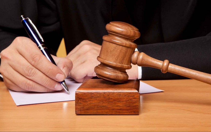 Бакинский суд оправдал обвиняемого в мошенничестве на полмиллиона манатов