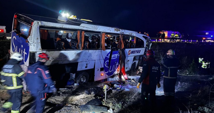 В Турции перевернулся рейсовый автобус, погибли и пострадали десятки человек