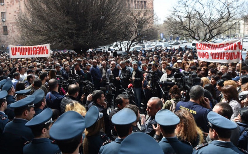 В Ереване фермеры проводят акцию протеста