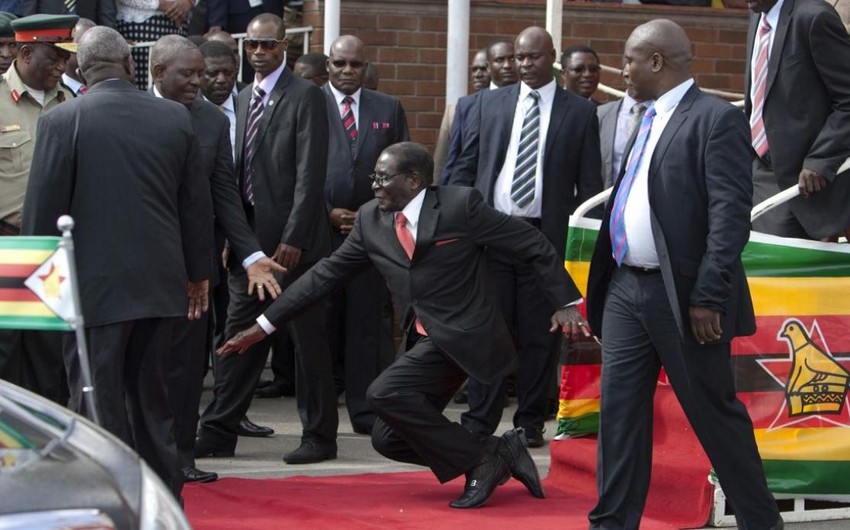 События в Зимбабве - мир провожает еще одного диктатора - КОММЕНТАРИЙ