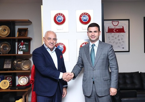Орхан Мамедов встретился с президентом Федерации футбола Турции