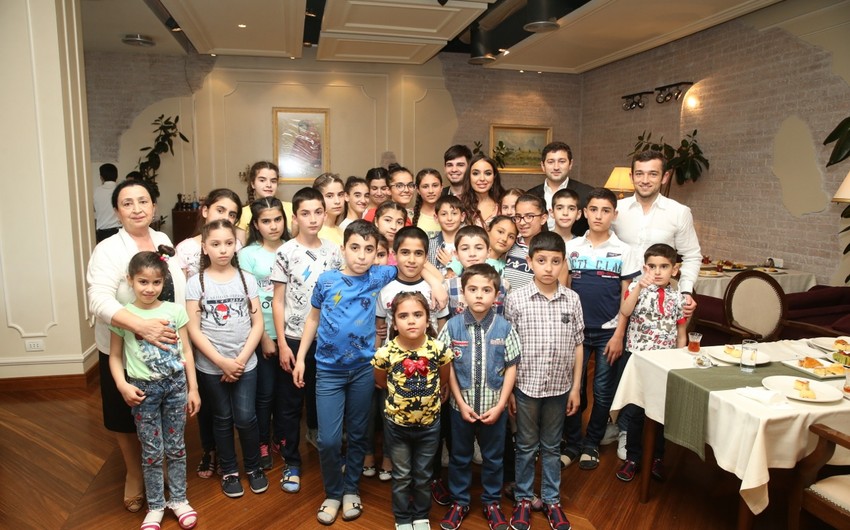 Leyla Aliyeva meets with children at orphanage No.2