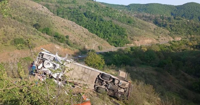 Число погибших в ДТП с автобусом в Армении выросло до пяти