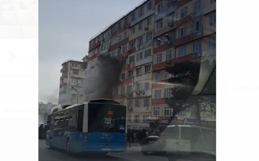 В Баку в жилом доме произошел пожар, эвакуированы шесть человек