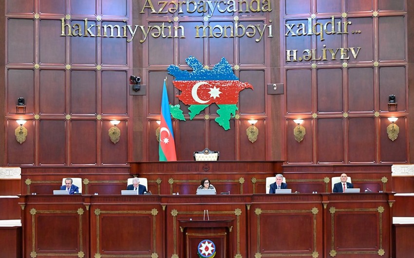 Azerbaijani parliament's plenary meeting kicks off