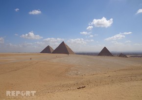 Ancient Egyptian pyramids and mysterious Sphinx - PHOTOS