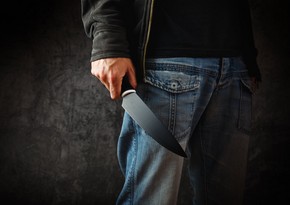 В Баку молодой человек получил удар ножом за попытку остановить драку
