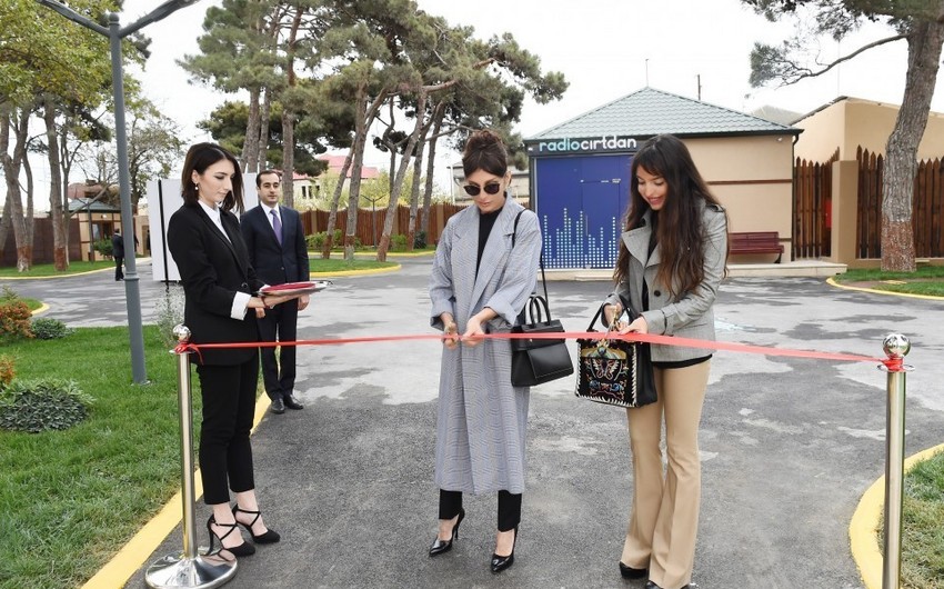 Mehriban Əliyeva Şüvəlandakı “Cırtdan” istirahət və sağlamlıq mərkəzinin açılışında iştirak edib