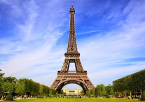 Azerbaijani tourists refuse to buy France tour packages