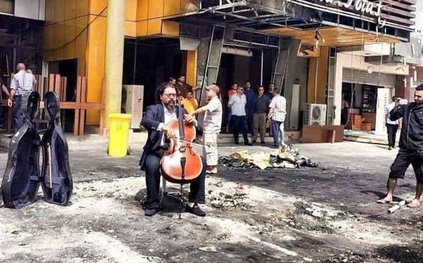 ​Дирижер иракского оркестра борется с ИГИЛ музыкой на улицах Багдада