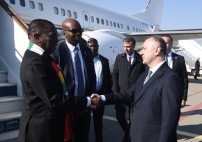 Zimbabve Prezidenti Azərbaycana səfərə gəlib