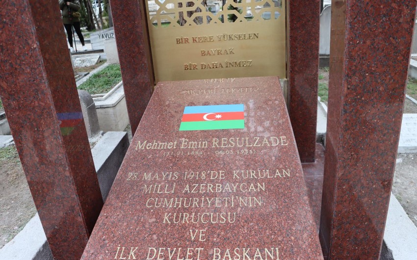 В Турции проведены работы по благоустройству могилы Расулзаде