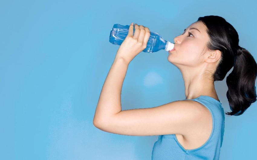 Врач порекомендовала не пить воду из пластиковой бутылки
