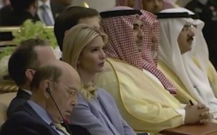 Министр торговли США уснул во время выступления Трампа - ФОТО