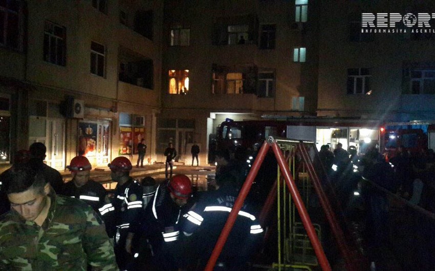 Пожар в жилом здании в Баку: десять человек отравились дымом - ФОТО