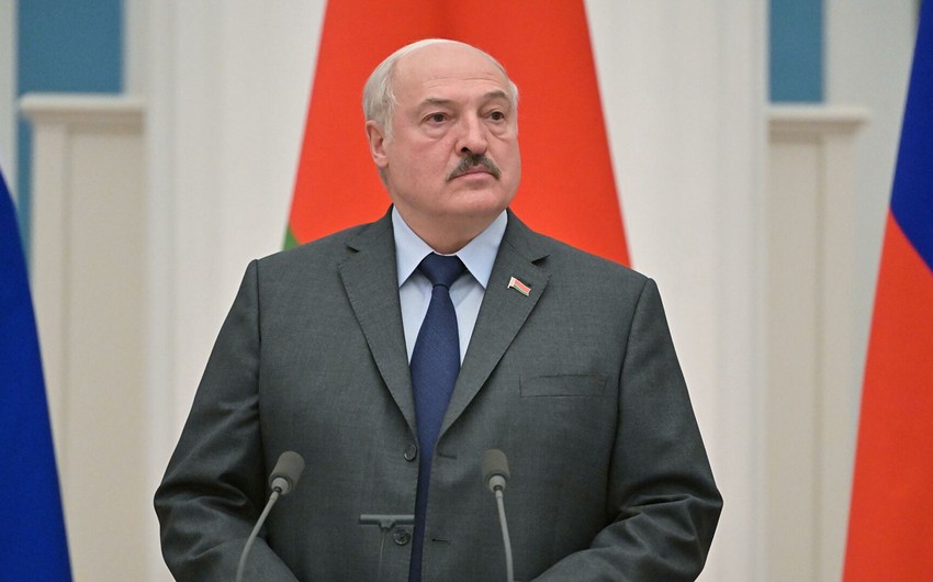 Lukaşenko: Belarus ordusuna lazım olan silahların sifarişini nəzərdən keçirməliyik 