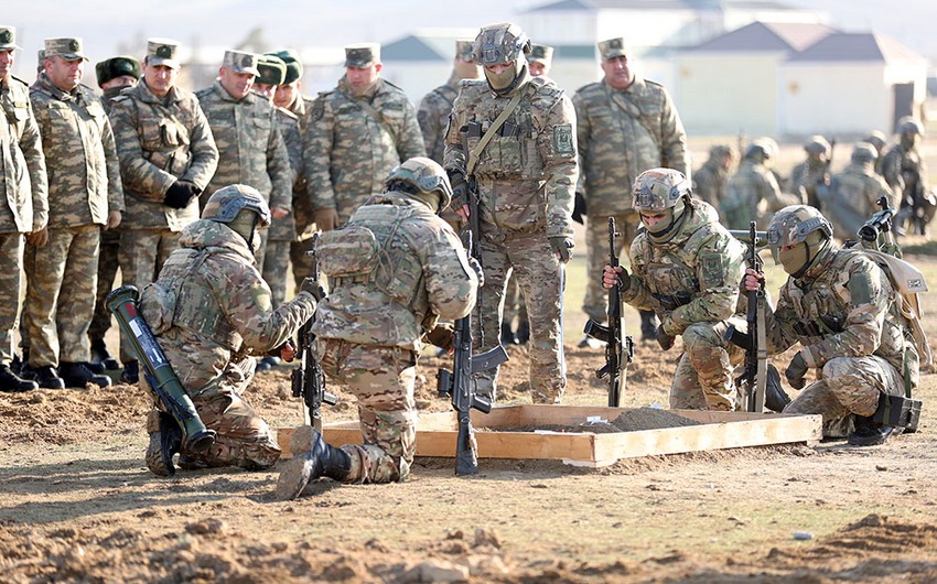 В азербайджанской армии продолжаются командные сборы
