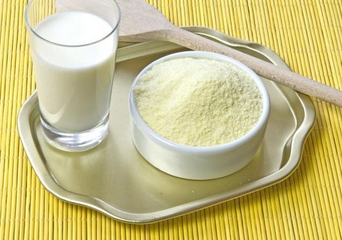 Азербайджан закупил у России 1,2 тыс. тонн сухого молока за 11 месяцев