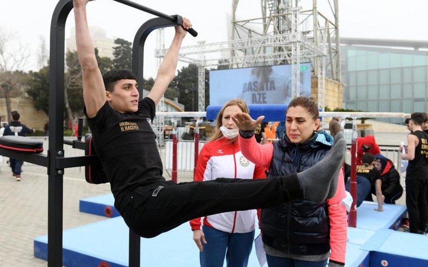 На Бакинском бульваре проходит мероприятие по случаю Международного Дня спорта