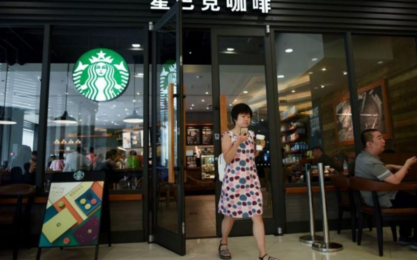 “Starbucks” Çindəki kafelərinin yarısını bağlayıb