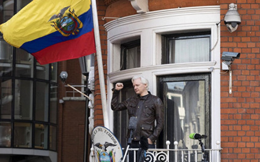 Джулиан Ассанж находится взаперти в посольстве Эквадора в Лондоне уже пять лет