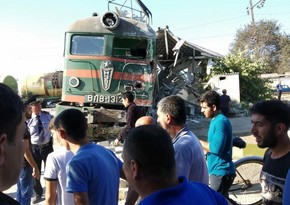 Azerbaijan Railways CJSC employee questioned over Baku bus-train collision