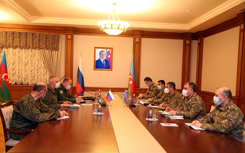 Zakir Həsənov Rusiya sülhməramlı qüvvələrinin komandanı ilə görüşdüs