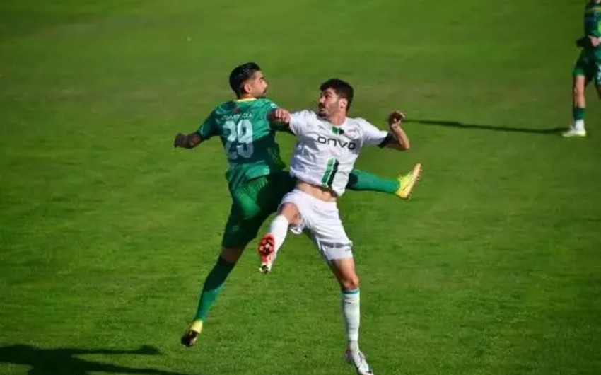 Türkiyə çempionatının oyunundan sonra futbolçulara silahlı hücum olub