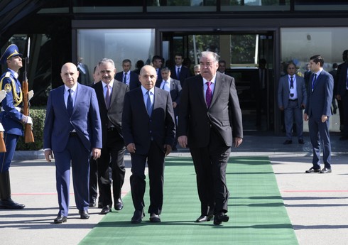 Завершился государственный визит президента Таджикистана в Азербайджан
