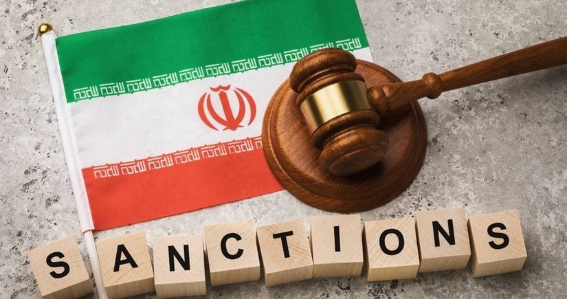 ЕС ввел санкции против главы Минобороны Ирана и других лиц из-за поставок БПЛА