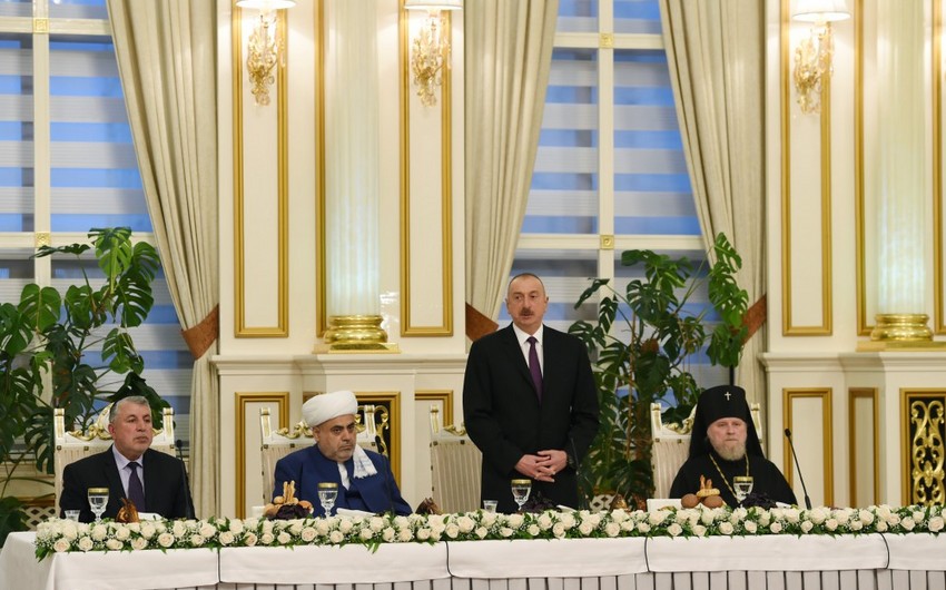 Президент Азербайджана принял участие в церемонии ифтара по случаю священного месяца Рамазан