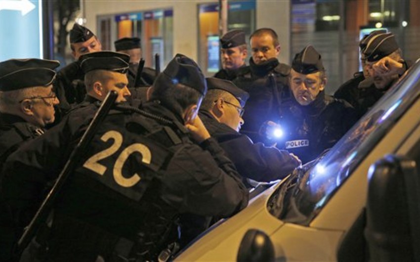 Paris polisi xüsusi əməliyyat zamanı beş nəfəri həbs edib
