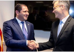 Глава МО Армении встретился в США с заместителем главы Пентагона