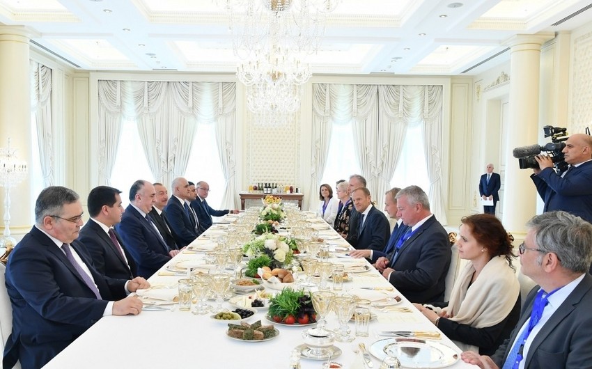 President Ilham Aliyev and Donald Tusk held expanded meeting