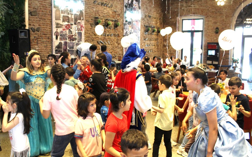 В Гяндже по инициативе Лейлы Алиевой прошло праздничное мероприятие для детей