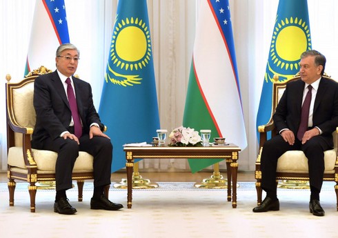 Президенты Узбекистана и Казахстана провели телефонные переговоры 