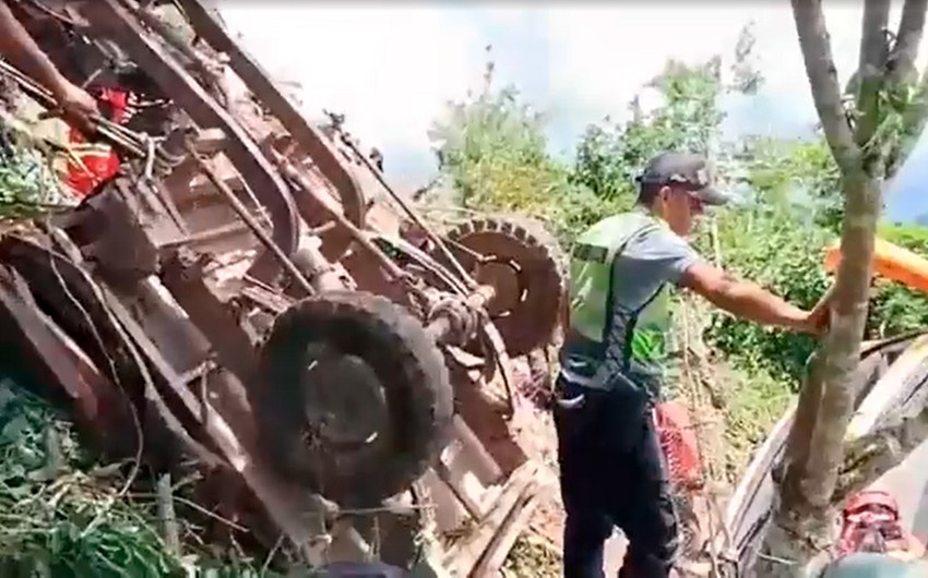 Peruda yol qəzası nəticəsində 7 nəfər ölüb, 30-dan çox insan yaralanıb