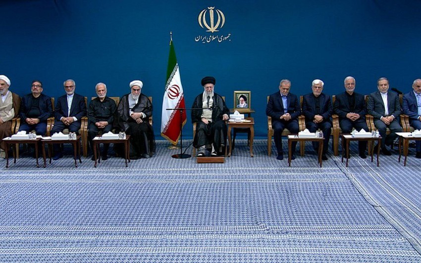 Masoud Pezeshkian meets with Supreme Leader of Iran