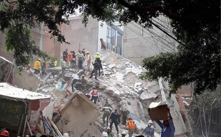 Meksikada zəlzələ nəticəsində məktəb binası uçub, 22 uşaq ölüb